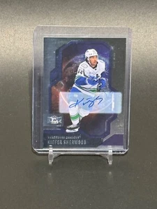 2024 Metal Universe #61 Kiefer Sherwood Auto Vancouver Canucks - Picture 1 of 2