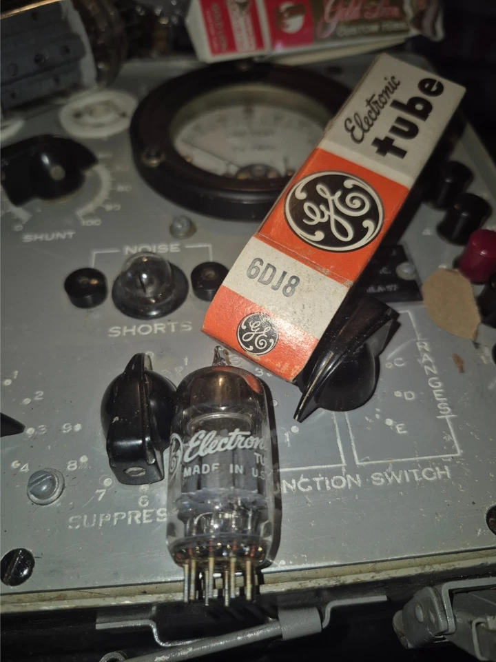 1 Excelente Fuerte Nuevo en Caja General Electric 6DJ8 Tubo #957 Foto 1 de 1