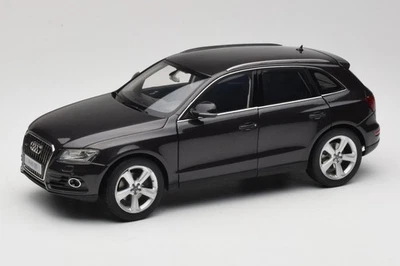 09242LG Audi Q5 8R Lava Grey Kyosho 1:18 - Immagine 1 di 4