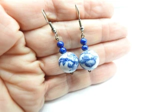 Pendientes colgantes orientales de porcelana azul blanco con cuentas vintage - Imagen 1 de 3
