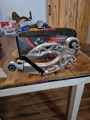 Conjunto de braços de controle de cambagem superiores traseiros polidos Truhart para Honda Civic FD Si 06-15 - Imagem 1 de 3