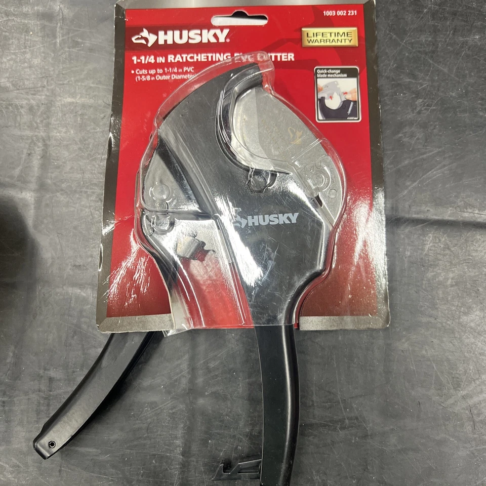Husky 1-1/4 Inch Ratcheting PVC Cutter MFG# 16PL0101-1 - Quick Change - Image 1 of 3
