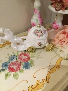 Carro de calabaza vintage Italia cerámica Cenicienta baratija joyería caja rosas - Imagen 1 de 7