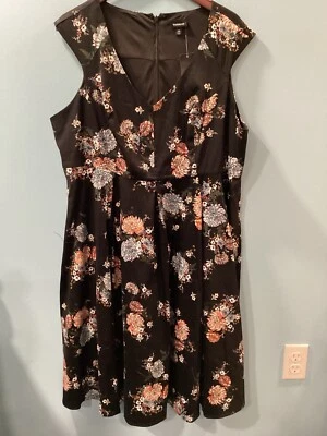 Torrid Feminino Tamanho 20 Fit & Flare Floral Preto Comprimento do Joelho Casual Algodão Novo com etiquetas - Imagem 1 de 4
