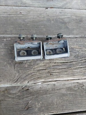 Par de bisagras de escotilla trasera Nissan Xterra M/T 2000-2004 OEM #3 Foto 1 de 4