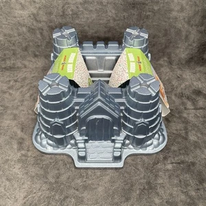 Nordic Ware Castle Bundt Pan Party Time Collection 10 Cup Cake Heavy Cast NEU - Bild 1 von 19