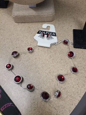 Juego de collar y pendientes Napier de plata y rojo Foto 1 de 4