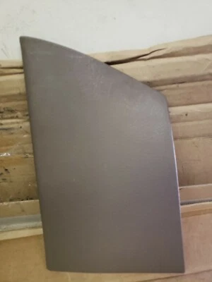 97 SATURN SL2 LADO IZQUIERDO CONDUCTOR CONSOLA INFERIOR PANEL DE MOLDURA. GALLETA MARRÓN OSCURA  Foto 1 de 3