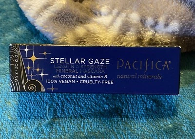 Rímel mineral Pacifica Stellar Gaze coco y vitamina B 100 % vegano Foto 1 de 3
