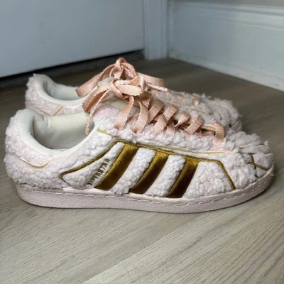 Adidas Superstar Conchas Strawberry Pink Gold Stripes Women Shoes Size 7 - Image 1 of 4