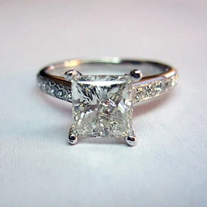 Anillo de compromiso de moissanita VVS1 corte princesa de 3,00 quilates en oro blanco de 14 k - Imagen 1 de 3