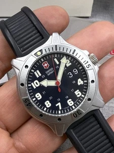 Reloj de cuarzo Swiss Army by Victorinox Centurion Ratchet Big Date con lata 24401 - Imagen 1 de 10
