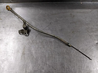 Varilla de medición de aceite de motor con tubo de 2015 Nissan Altima 2.5 S 2.5 Foto 1 de 4