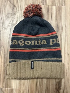 Patagonia Mojave Khaki Powder Town Winter Knit Ski Pom Beanie Park Brown Men’s - Picture 1 of 3
