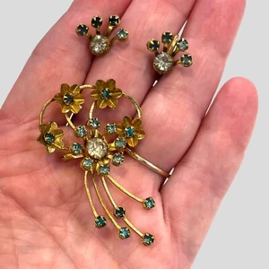 B.N. Signed Blue Stone/Goldtone Screw Back Earrings/Unsigned Brooch/Pendant VTG - Picture 1 of 5
