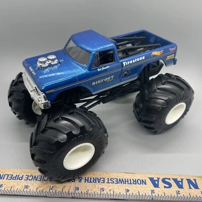 Camión Monster Jam Big Foot de Hot Wheels camión de gran tamaño 1:24 de metal fundido a presión Foto 1 de 4