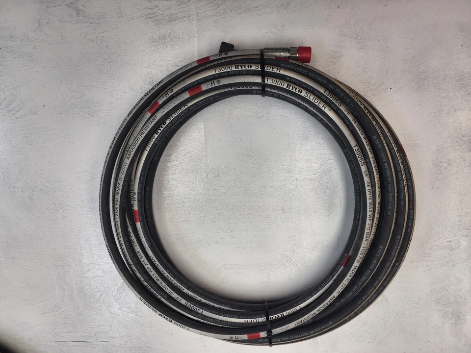 2713642  Set of 10054 Cat Track hoses!! QTY: 4 included in price - Image 1 of 1