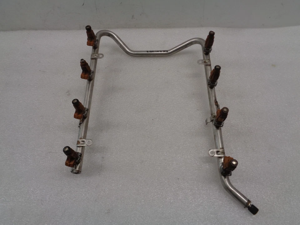 2000-2006 Mercedes S500 W220 Fuel Rail w/ Injectors A1130700595 OEM DK801442 - Image 1 of 4