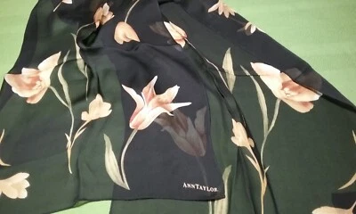 复古 Ann Taylor Oblong 围巾黑色带黄色郁金香 100% 真丝日本 — 第 1/4 张图片