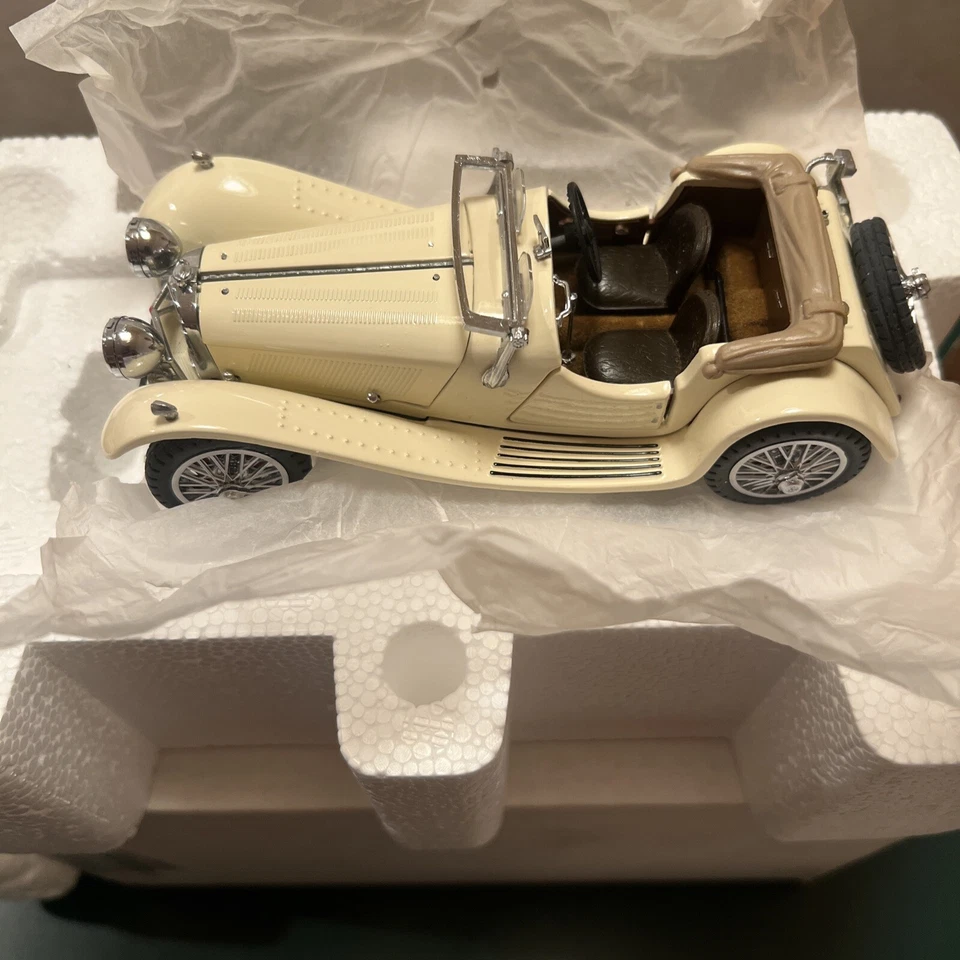 Franklin Mint 1938 Jaguar SS100 1:24 Diecast Car. New. Never Displayed. - Image 1 of 4