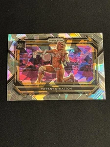 2023 Panini Prizm WWE Tiffany Stratton Silver Cracked Ice Prizm #51 - Bild 1 von 2