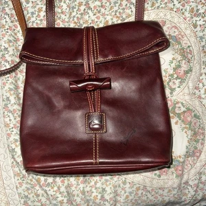 Dooney And Bourke Florentine Medium Toggle Crossbody Red - Bild 1 von 16