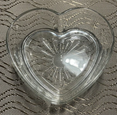 复古 Libbey 透明玻璃心形糖果/饰品/Potpourri 盘/碗-6 英寸 — 第 1/4 张图片