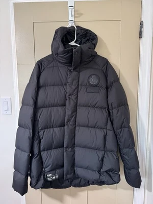 Parka de plumón Lululemon Team Canada Foto 1 de 4