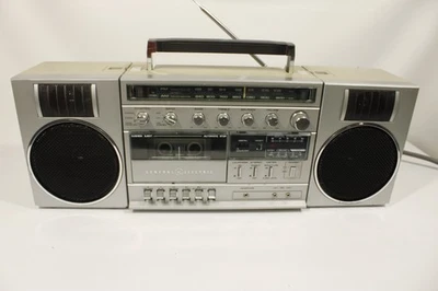 GE 3-5263B, AM/FM/cassette boombox-reparación. (ref K 350) Foto 1 de 4