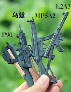 Modelo de pistola 1/6 para figura 1:6 Soldado Segunda Guerra Mundial Subfusil AK47\L2A3\MP5\UZI - Imagen 1 de 17