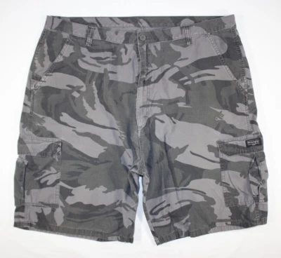 Pantalones Cortos Wrangler Para Hombre 42 Edición Auténtica Calce Relajado Ripstop Carga Camuflaje Gris Foto 1 de 4