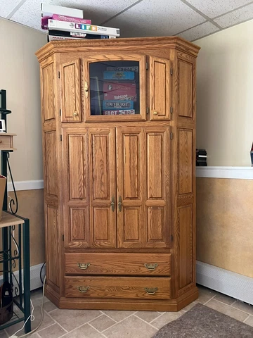BEAUTIFUL SOLID OAK CORNER CABINET Cover