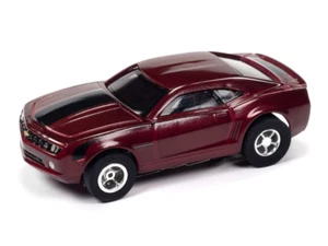 Chevrolet Camaro (rojo granate) escala Auto World Xtraction SC384 R4 2010 ranura C - Imagen 1 de 4