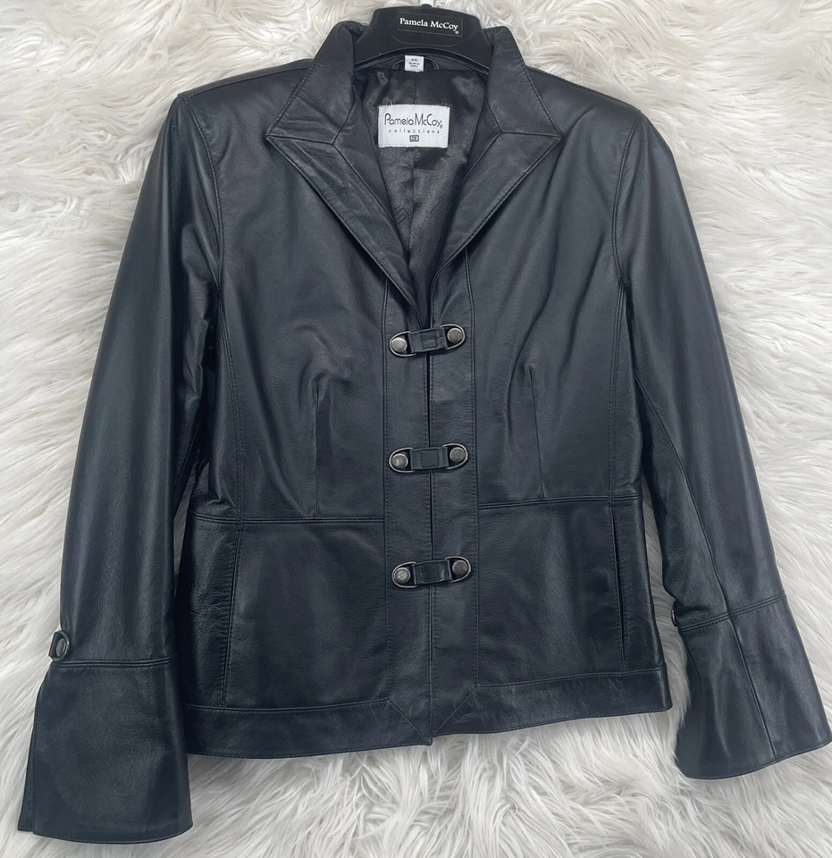 Chaqueta de cuero genuino negra Pamela McCoy con manga campana - para mujer talla XS Foto 1 de 4