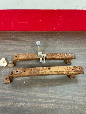 1967 1968 1969 CAMARO PONTIAC FIREBIRD BUCKET SEAT PASSENGER RH SEAT TRACKS 322 - Imagem 1 de 2