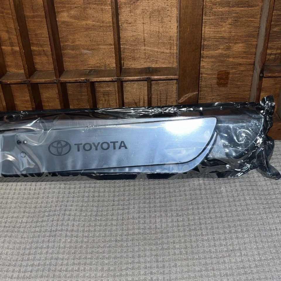 Lámpara de pedal de puerta de coche Toyota x 2 LED cambiante de color Foto 1 de 4