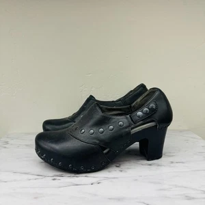 Zuecos de tacón Dansko Ryder de cuero negro con tachuelas para mujer talla 7,5” - Imagen 1 de 10