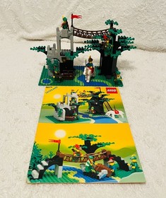 LEGO Castle: Forestmen's Crossing (6071) Complete with Instructions - Forestman