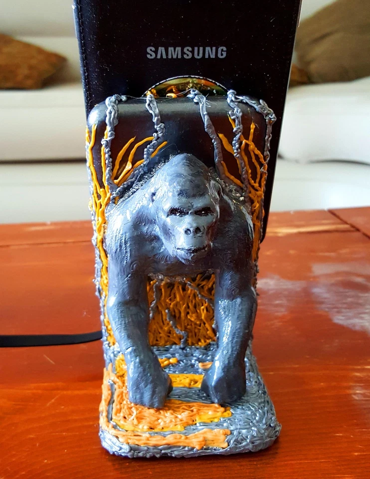 GORILLA Assortment Cell Phone Arteries Stand, Cradle and Charging Dock. - Image 1 of 3