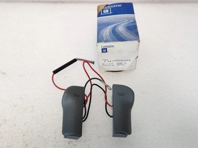 NOS NEW GM 1988-93 Pontiac Firebird Grand Prix Bonneville Horn Buttons 17989204 - Image 1 of 4