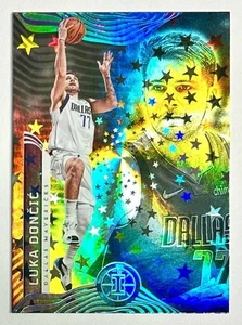 Estuche refractor Illusions Luka Doncic Starlight 2021-22 Hit SSP #70 Mavs NBA raro - Imagen 1 de 12