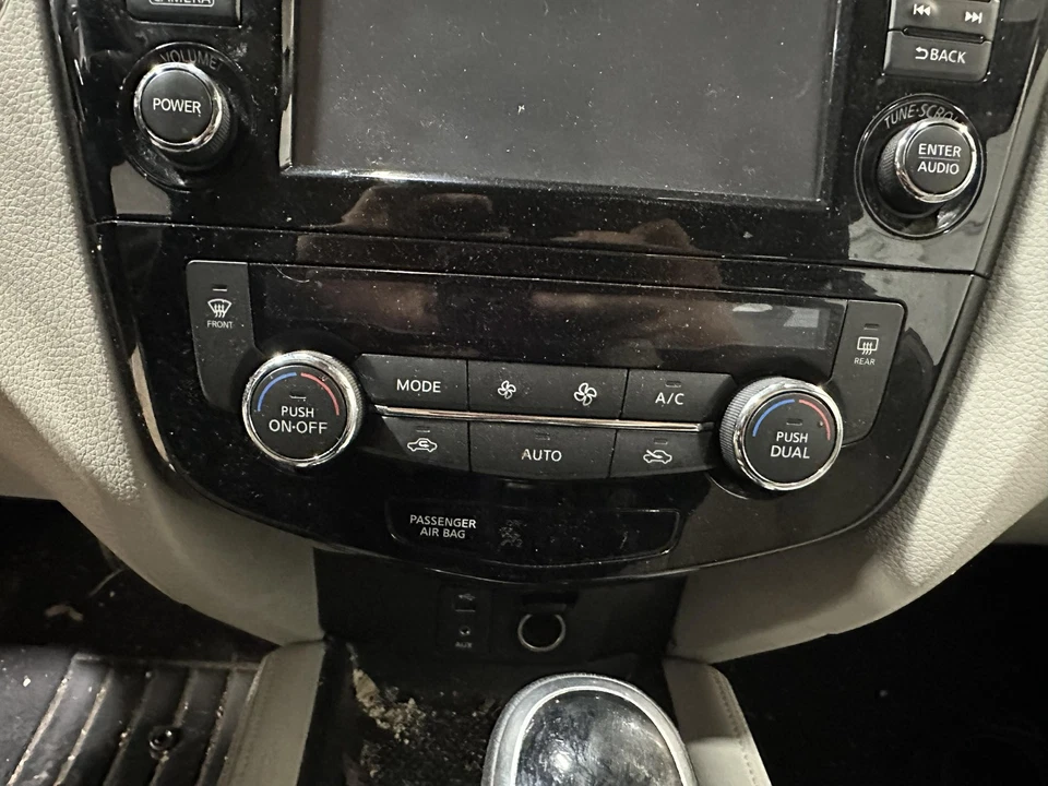 17 18 19 20 21 22 NISSAN ROGUE SPORT Heater A/c Control - Image 1 of 1