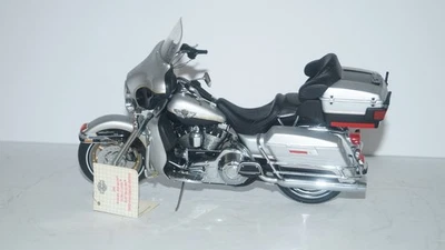 2003 HARLEY DAVIDSON ULTRA CLASSIC ELECTRA GLIDE MOTORCYCLE 1:10 FRANKLIN MINT - Image 1 of 4
