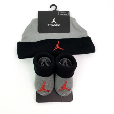 Nike Air Jordan Newborn Baby Boys 0-6M Gray Hat Beanie Socks Booties 2 Piece Set - Image 1 of 4