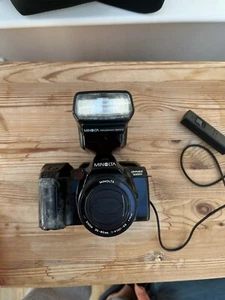 Minolta Dynax 7000i + 35-80mm lens (Sony) + Remote shutter release +Lowerpro Bag - Picture 1 of 4