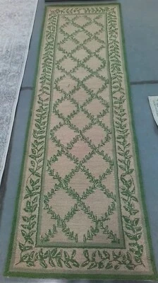 Alfombra dañada marfil/verde claro 2'-6" x 8'-0" precio reducido 1172771212 HK230B-28 Foto 1 de 4
