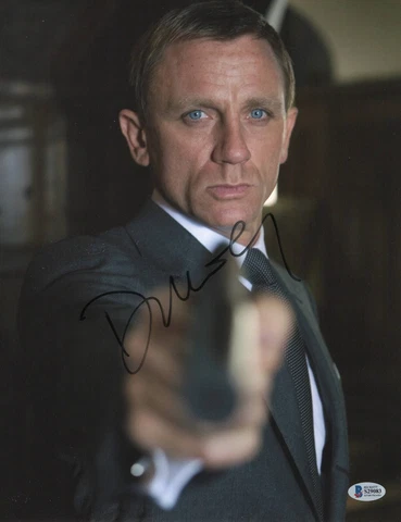QUANTUM OF SOLACE DANIEL CRAIG SIGNED AUTOGRAPH 11X14 PHOTO JAMES BOND BECKETT Cover