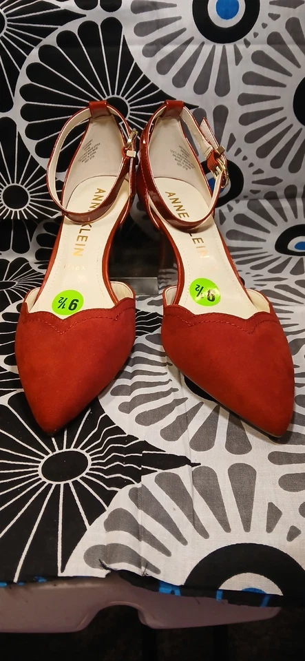 Zapatos de tacón Anne Klein Iflex Findaway rojos de gamuza sintética para mujer de 2,5" talla 9,5 M NUEVO Foto 1 de 4
