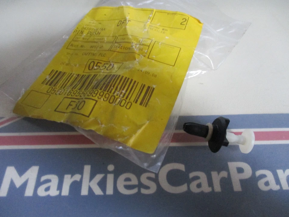 CHRYSLER SEBRING PARACHOQUES RETENEDOR PIN EMPUJE GENUINO NUEVO 04389947AA 2007-2010  - Imagen 1 de 1