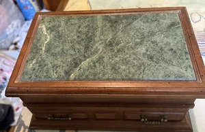 Schmuckkästchen aus Holz mit Marmorart Intarsien Deckel - Bild 1 von 2